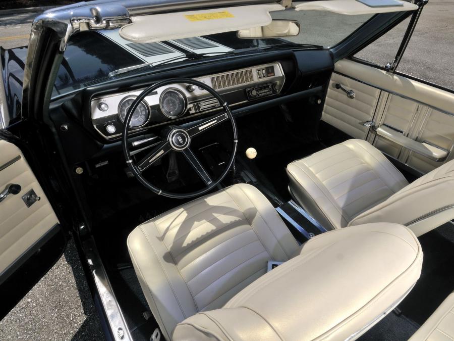  Oldsmobile Cutlass 442 Convertible 1967 года  (фото 2 из 14)